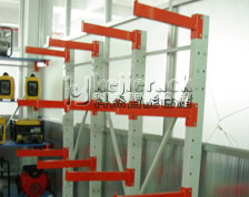 Single cantilever rack